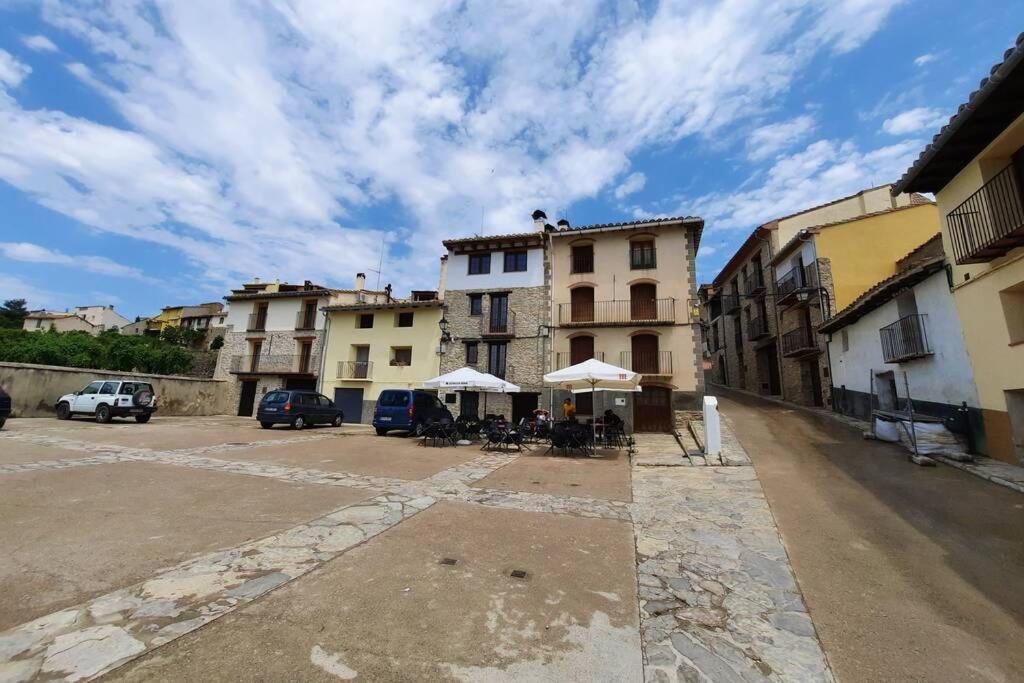 Ca Joan A Villores, Els Ports Esterno foto