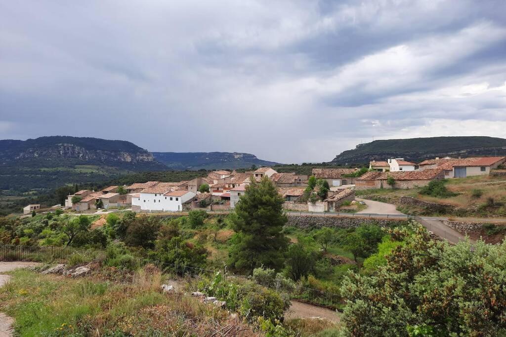 Ca Joan A Villores, Els Ports Esterno foto